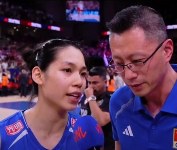 女排2-3土耳其！庄宇珊采访直指与强队促使进步，而赵勇未采访！